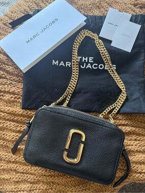 Marc Jacobs Black Pebbled Leather Crossbody with Gold Chain